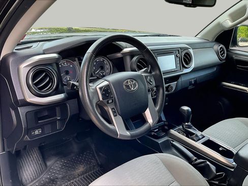 Used 2017 Toyota Tacoma SR5 w/ Tow Package AWD/4WD image 17
