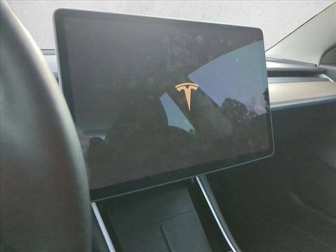 Used 2020 Tesla Model 3 Long Range image 10
