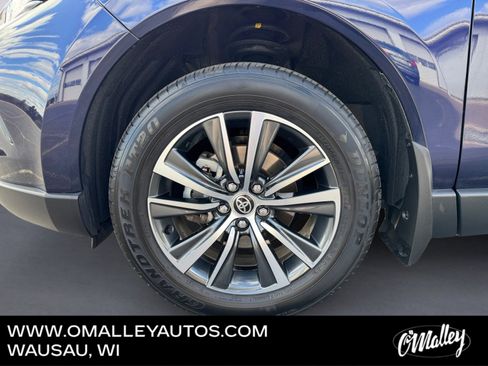 Used 2023 Toyota Venza LE AWD/4WD image 9