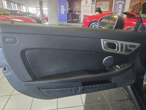 Used 2014 Mercedes-Benz SLK 250 image 7