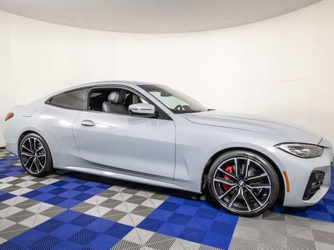 Used 2022 BMW 430i Coupe w/ M Sport Package RWD image 3