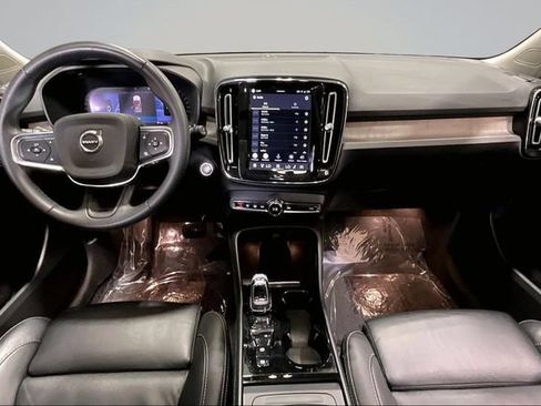 Certified 2023 Volvo XC40 B5 Plus w/ Protection Package Premier AWD/4WD image 19