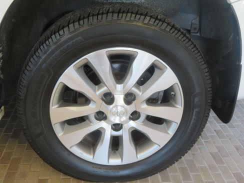 Used 2012 Toyota Sequoia Platinum AWD/4WD image 8