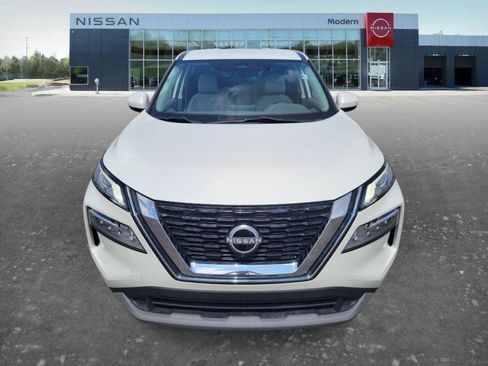 Used 2023 Nissan Rogue SV FWD image 2