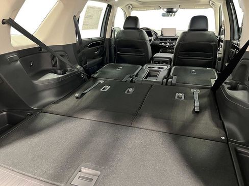 New 2025 Honda Pilot Touring image 37
