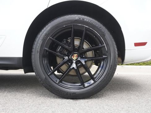 Used 2022 Porsche Macan AWD/4WD image 35