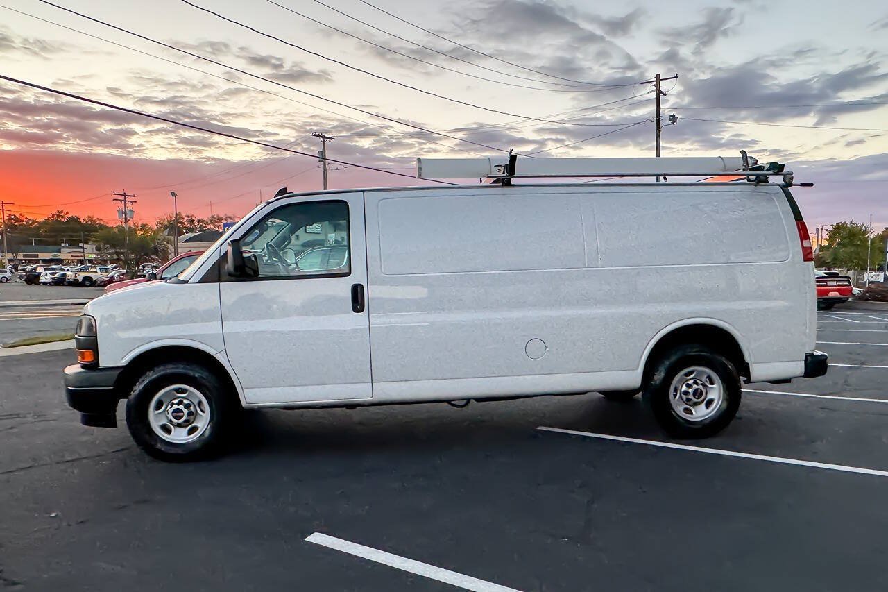 Used 2018 GMC Savana 3500 Extended w/ Driver Convenience Package RWD image 7