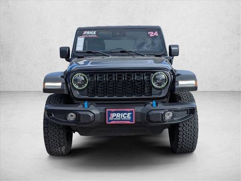 Used 2024 Jeep Wrangler Willys AWD/4WD image 2