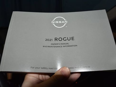 Used 2021 Nissan Rogue Platinum FWD image 11