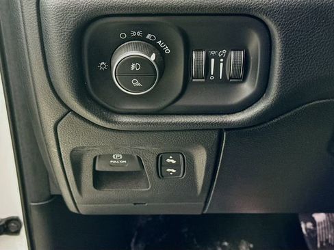 Used 2020 RAM 1500 Laramie image 10