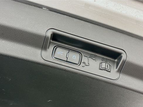 Used 2023 Ford Explorer XLT w/ Equipment Group 202A image 32