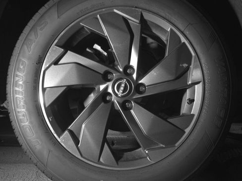 Used 2025 Nissan Rogue SV image 15