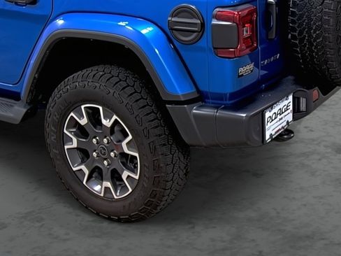 Used 2025 Jeep Wrangler Unlimited Sahara AWD/4WD image 9