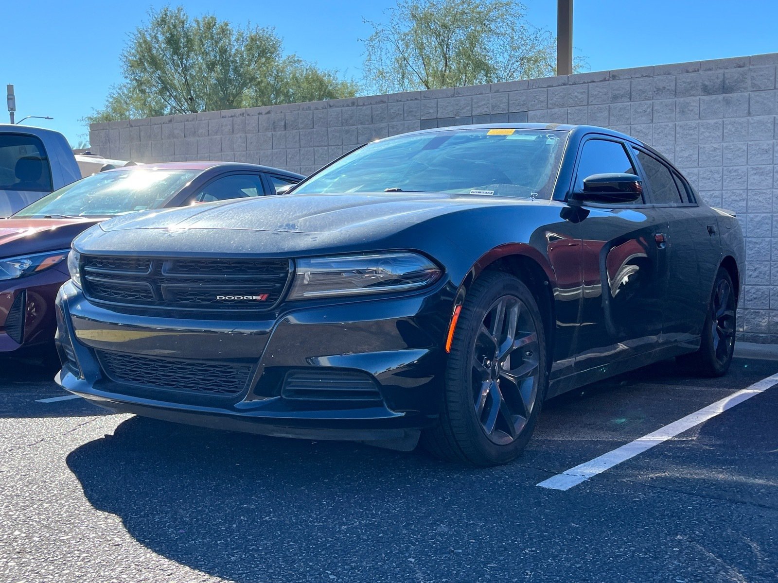 Used 2023 Dodge Charger SXT w/ Blacktop Package RWD image 2