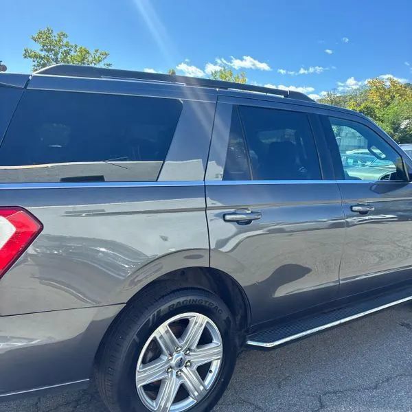 Used 2020 Ford Expedition XLT w/ Equipment Group 202A AWD/4WD image 9