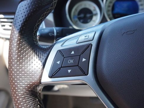 Used 2014 Mercedes-Benz E 350 4MATIC Sedan image 44