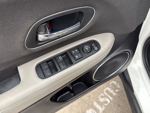 Used 2020 Honda HR-V EX image 12