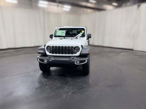 New 2026 Jeep Gladiator Sport image 2