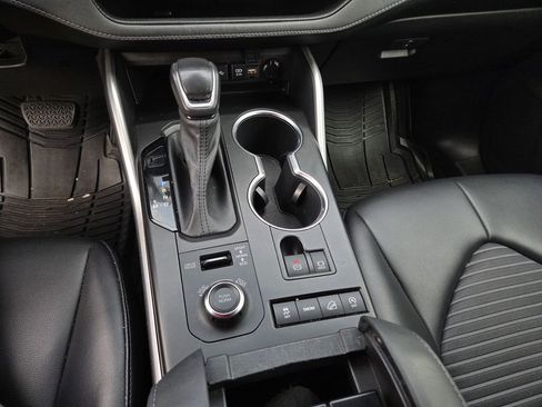 Used 2021 Toyota Highlander XSE image 11
