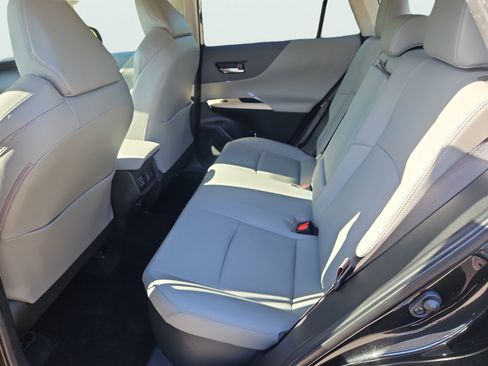 Used 2023 Toyota Venza XLE AWD/4WD image 35