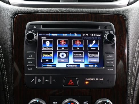 Used 2015 Chevrolet Traverse LT w/ Style and Technology Package image 20