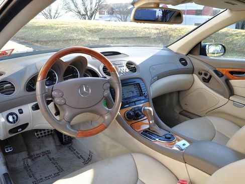 Used 2007 Mercedes-Benz SL 550 image 7