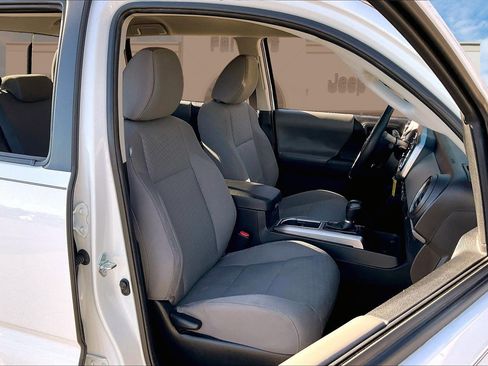 Used 2022 Toyota Tacoma 4x4 Double Cab image 7