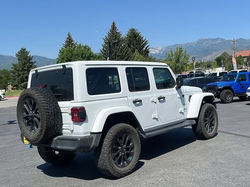 Used 2023 Jeep Wrangler Unlimited Sahara w/ Cold Weather Group AWD/4WD image 5