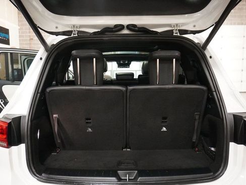 Used 2020 Mercedes-Benz GLB 250 4MATIC image 20