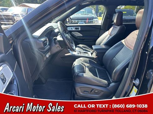 Used 2022 Ford Explorer Platinum w/ Equipment Group 601A image 16