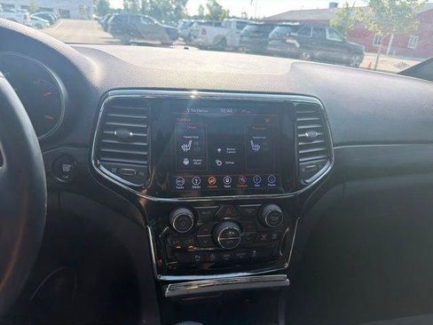 Certified 2019 Jeep Grand Cherokee Altitude AWD/4WD image 13