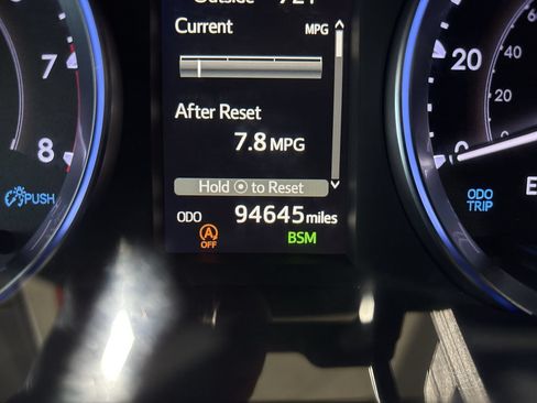 Used 2019 Toyota Highlander SE FWD image 15