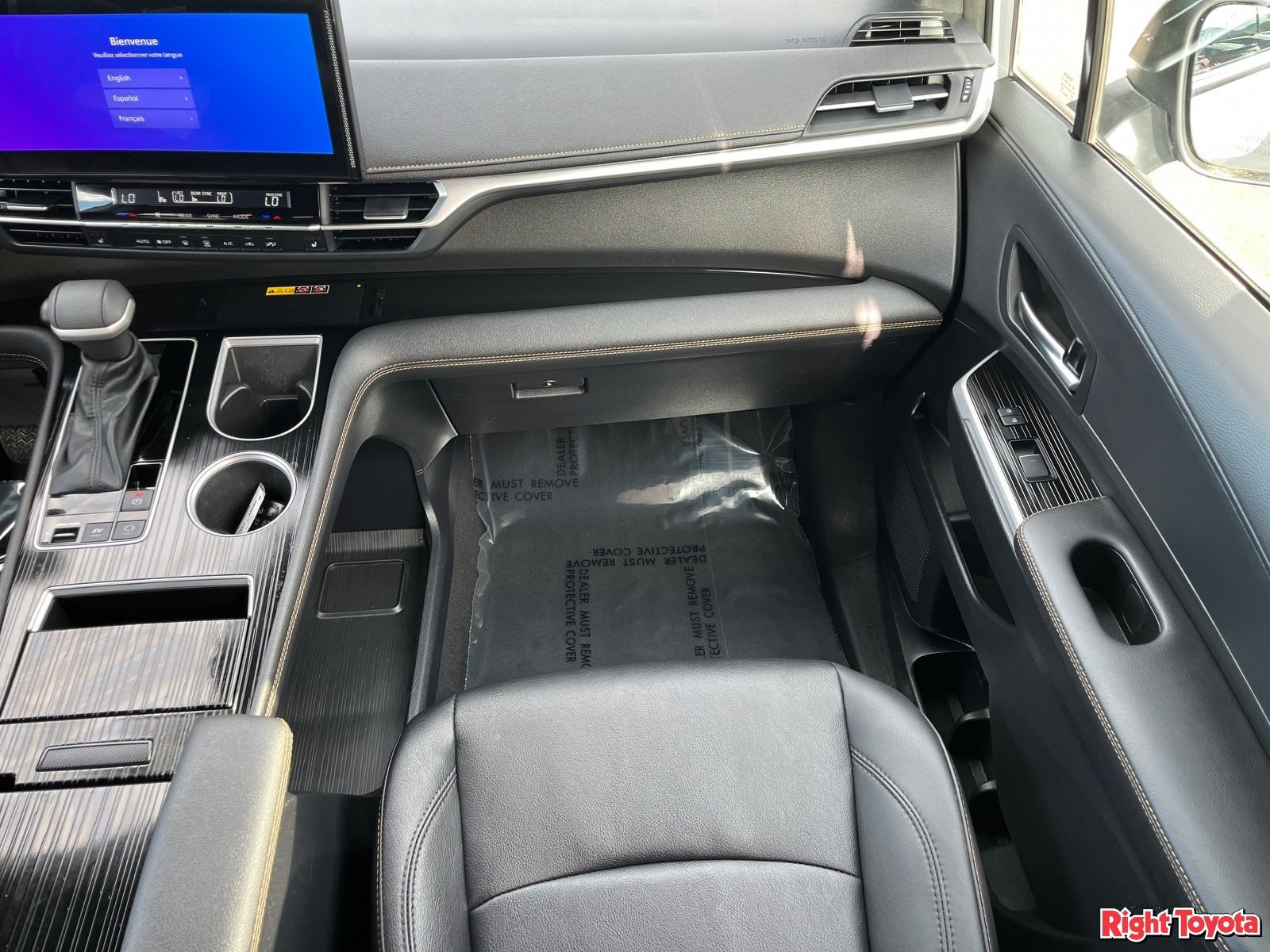 Certified 2025 Toyota Sienna XLE Woodland Edition AWD/4WD image 19