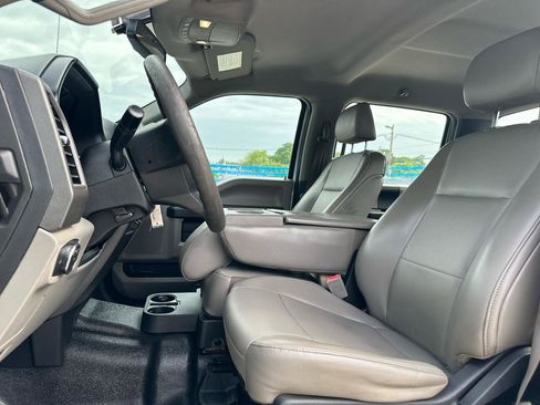 Used 2018 Ford F250 XL w/ Power Equipment Group AWD/4WD image 9