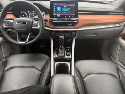 Used 2024 Jeep Compass Limited image 10