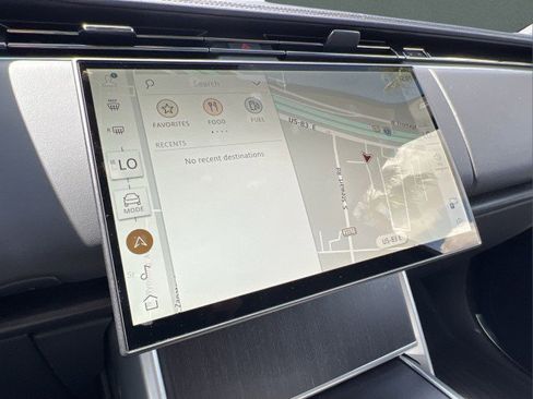 New 2025 Land Rover Range Rover Long Wheelbase SE image 26