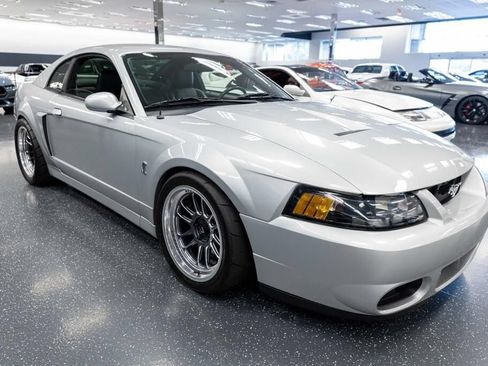 Used 2004 Ford Mustang Cobra RWD image 3