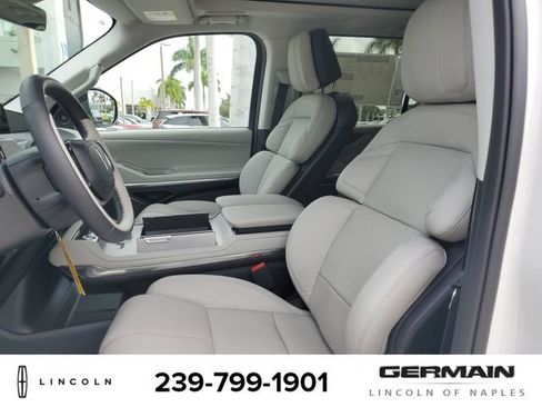 New 2026 Lincoln Navigator L Reserve AWD/4WD image 18