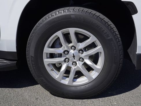 Used 2023 Chevrolet Tahoe LS RWD image 4
