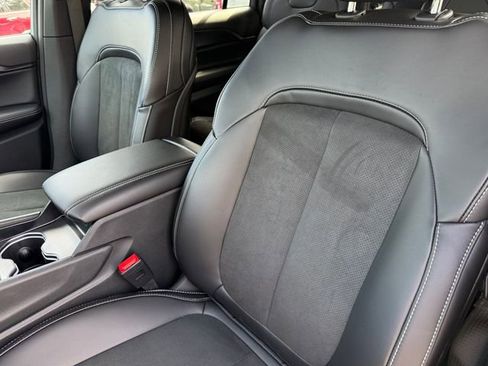 New 2025 Jeep Grand Cherokee L Altitude image 25