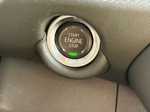 Used 2025 Chevrolet Suburban Z71 AWD/4WD image 37
