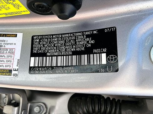 Used 2018 Toyota C-HR XLE FWD image 31