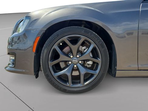 Used 2022 Chrysler 300 S RWD image 9