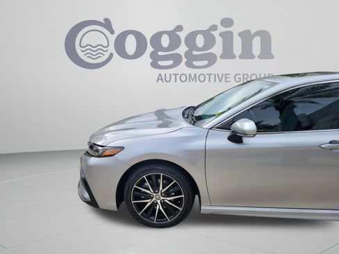 Used 2024 Toyota Camry SE w/ Convenience Package FWD image 33
