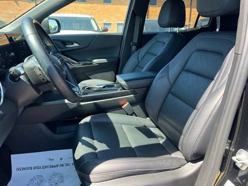 Used 2025 Chevrolet Equinox LT w/ Convenience Package II FWD image 19