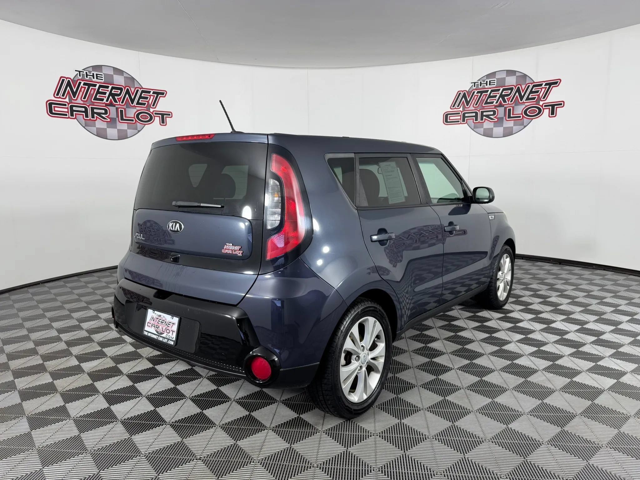 Used 2016 Kia Soul + FWD image 7
