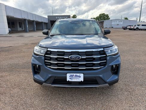 New 2026 Ford Explorer Active RWD image 8