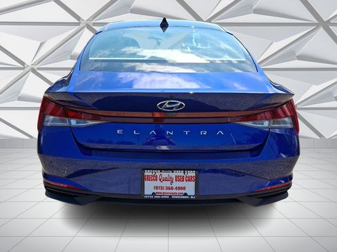 Used 2023 Hyundai Elantra SEL FWD image 9