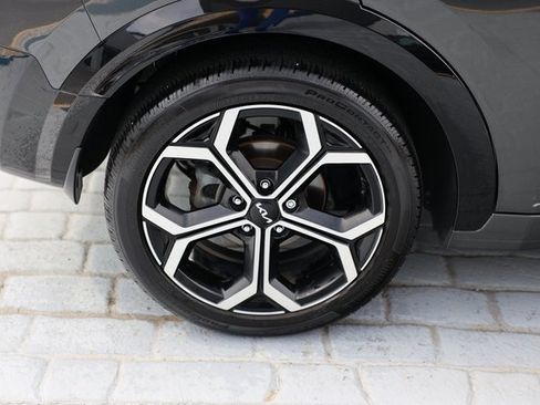 Used 2023 Kia Niro SX Touring image 48