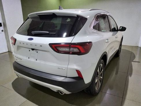 Used 2025 Ford Escape Platinum image 28